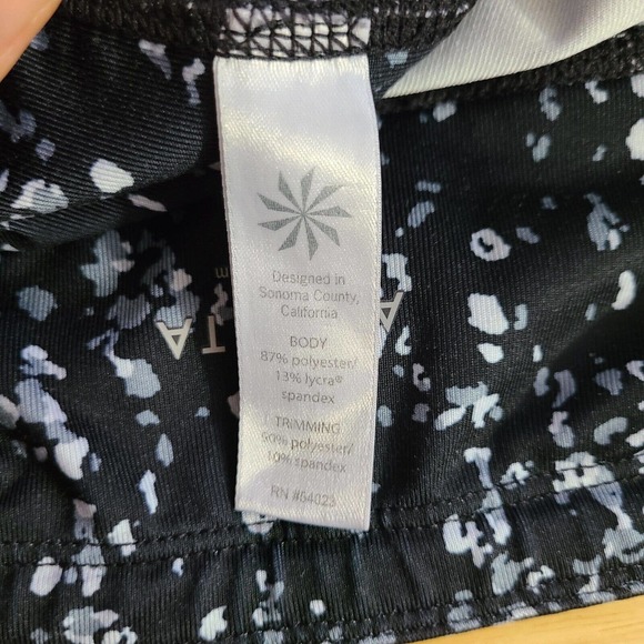 Athleta‎ Pebble Be Free Knicker Capri Leggings Size Medium - Picture 13 of 13